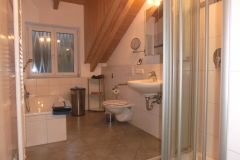 Badewanne inklusive