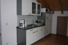 Küchenzeile mit Spülmaschine